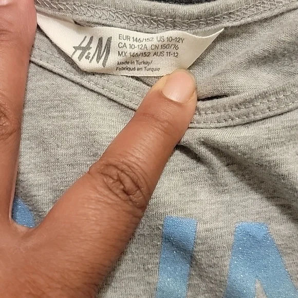 H&M Gray Graphic Short Muscle Tee with Fringes - Picture 2 of 6